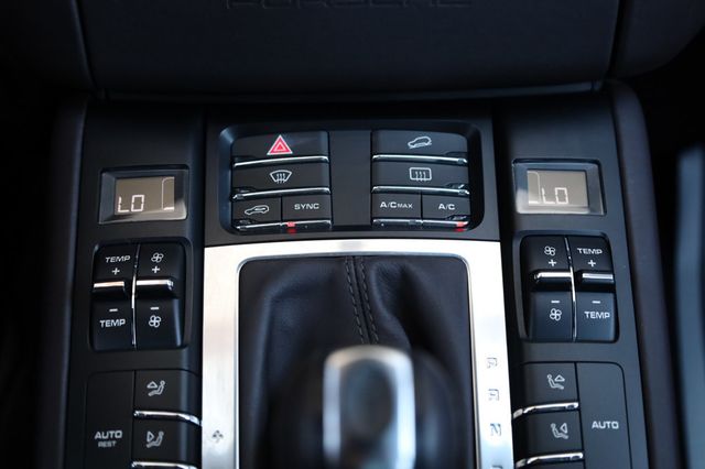 2015 Porsche Macan AWD 4dr Turbo w/ OPTIONS! - 22980157 - 40