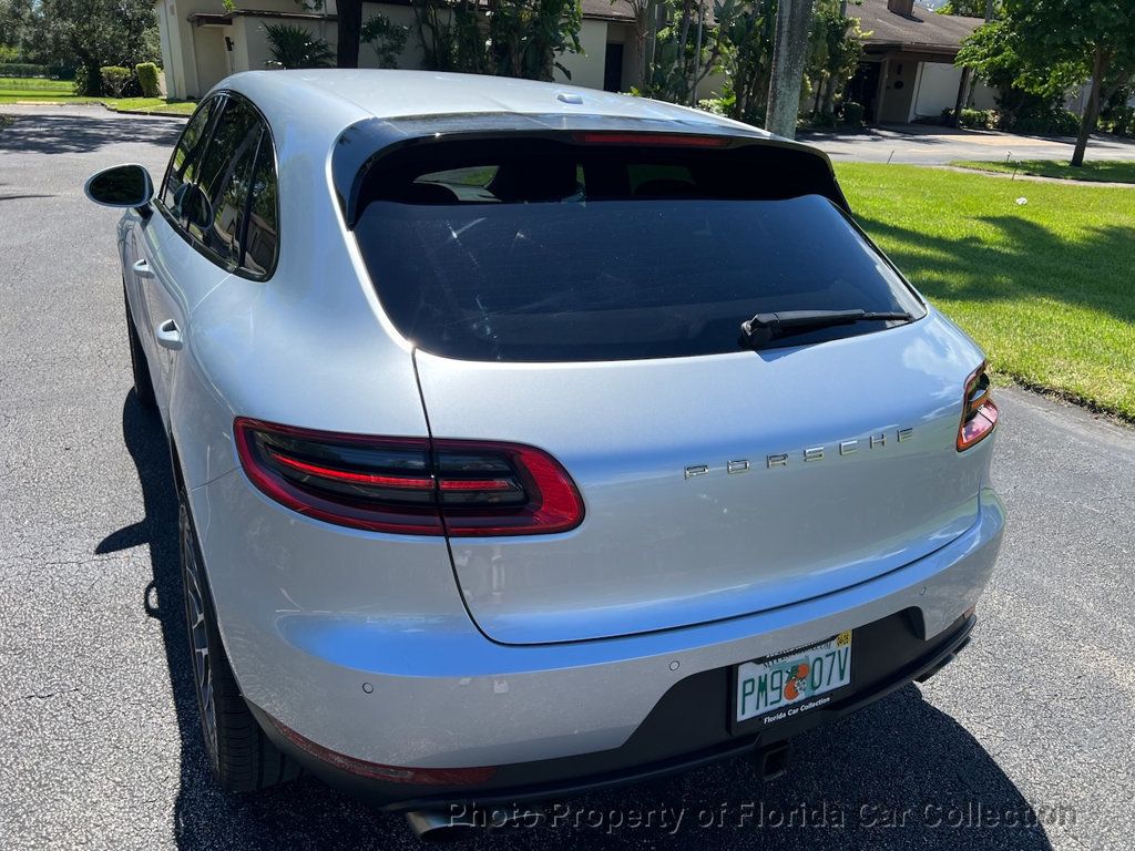 2015 Porsche Macan S photo 17
