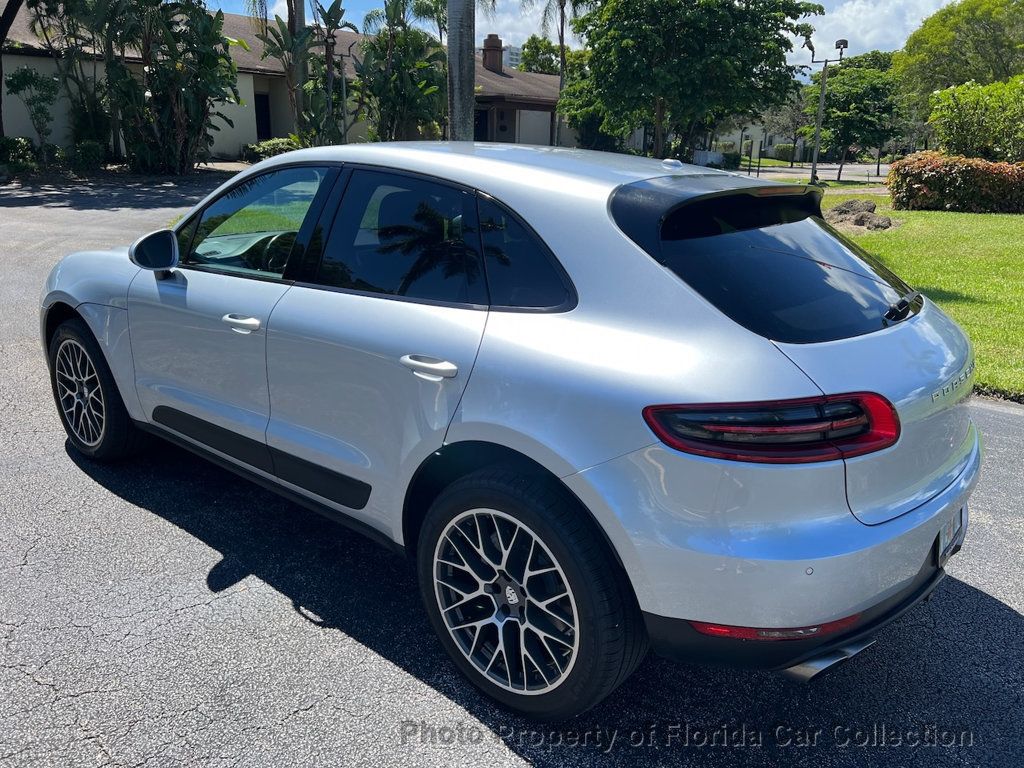 2015 Porsche Macan S photo 3