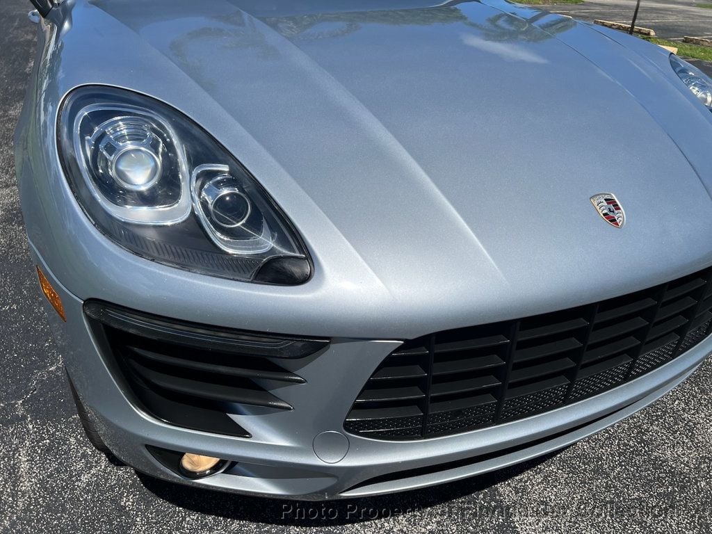 2015 Porsche Macan S photo 21