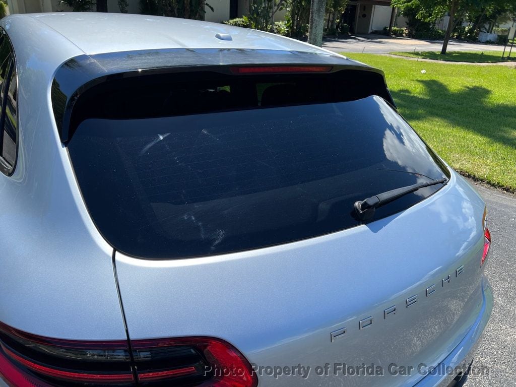 2015 Porsche Macan S photo 26