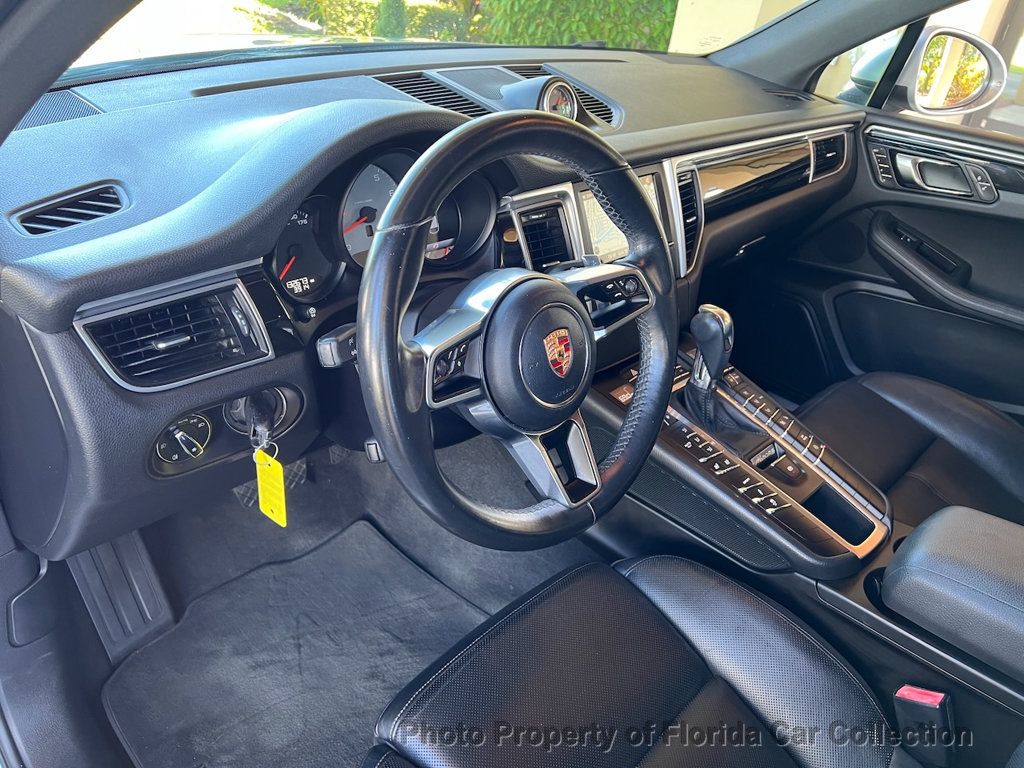 2015 Porsche Macan S photo 32