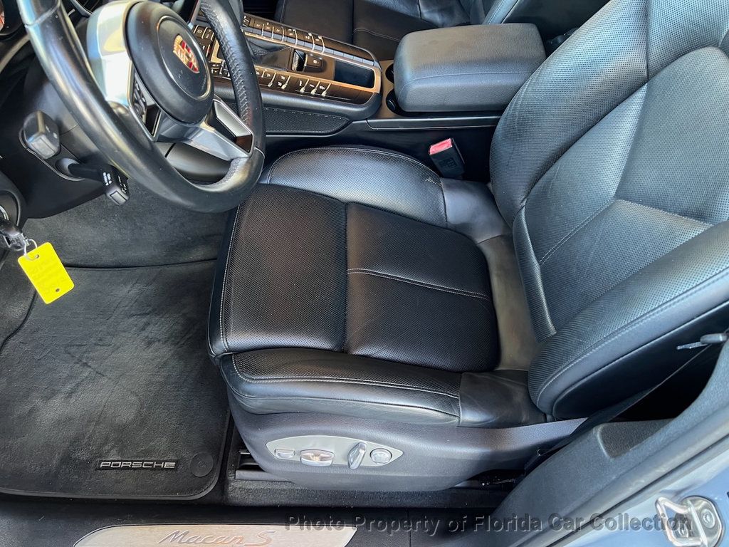 2015 Porsche Macan S photo 34