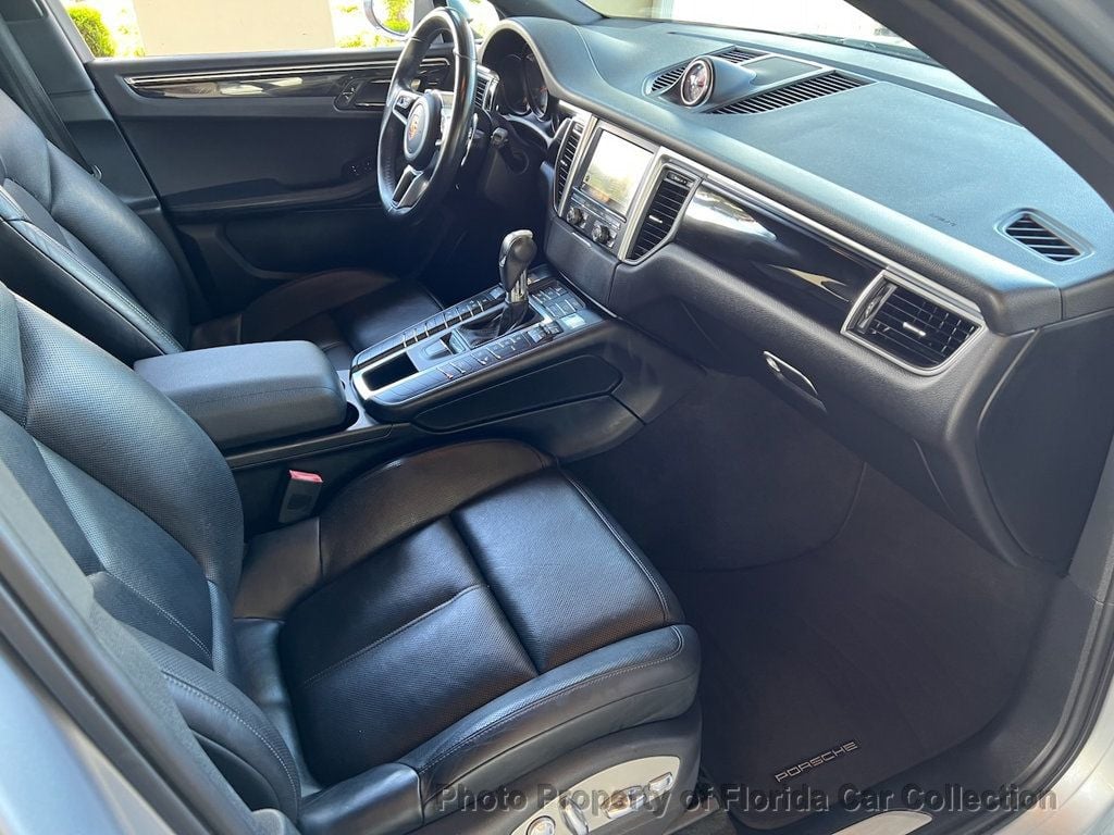 2015 Porsche Macan S photo 37