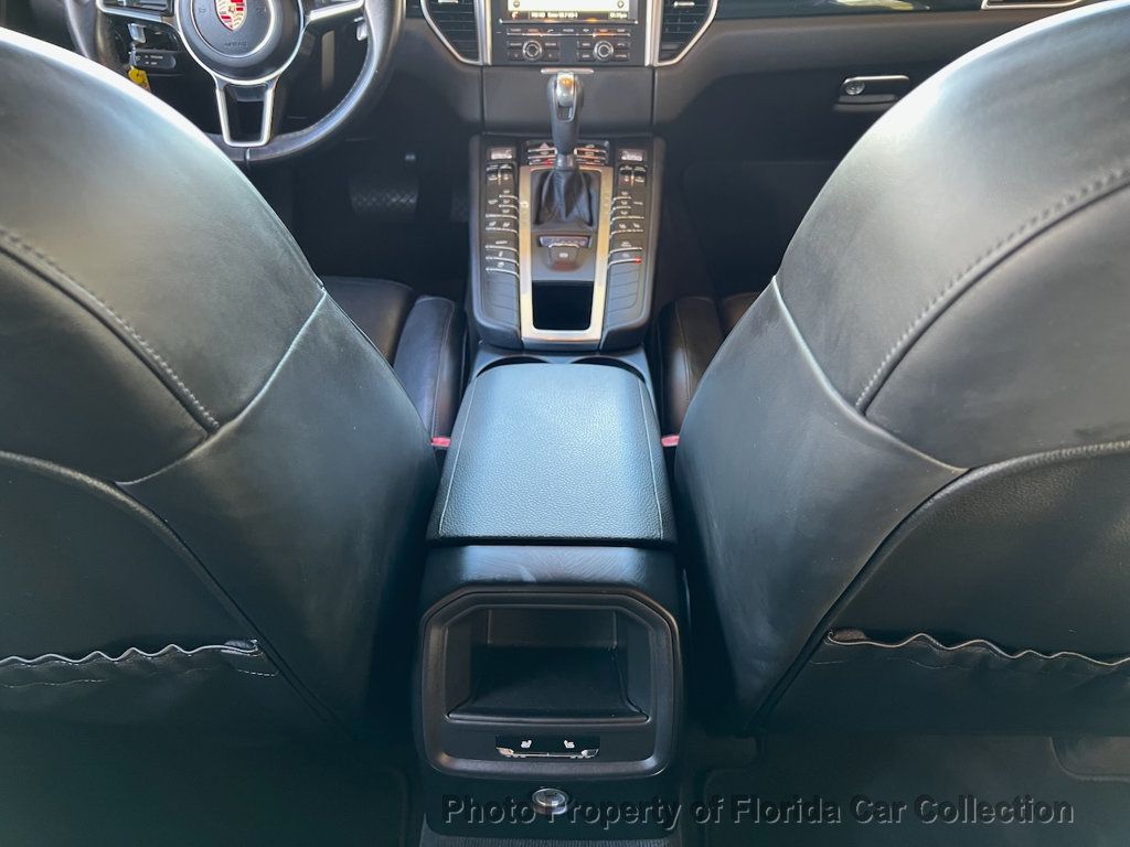 2015 Porsche Macan S photo 44