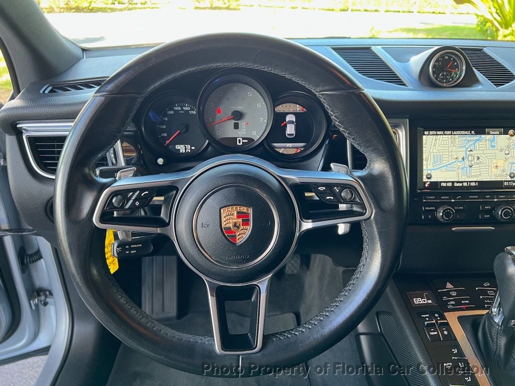 2015 Porsche Macan S photo 47