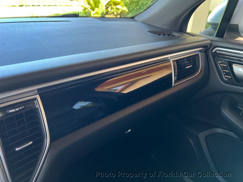 2015 Porsche Macan S photo 51