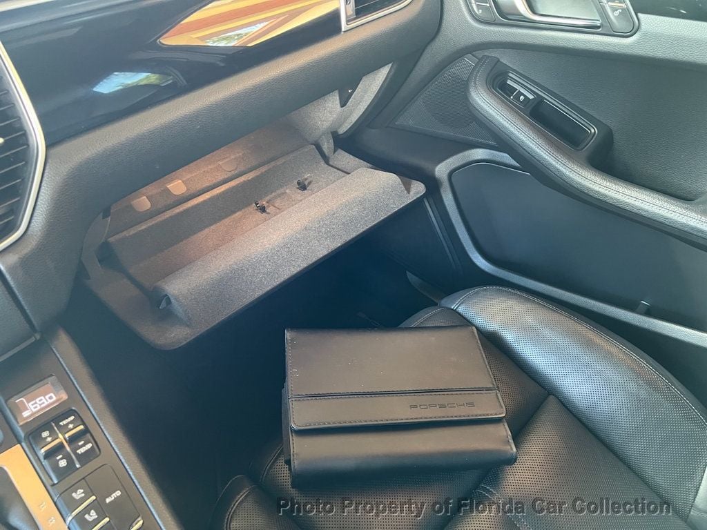 2015 Porsche Macan S photo 52