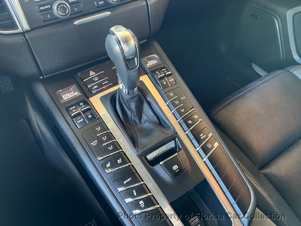 2015 Porsche Macan S photo 55