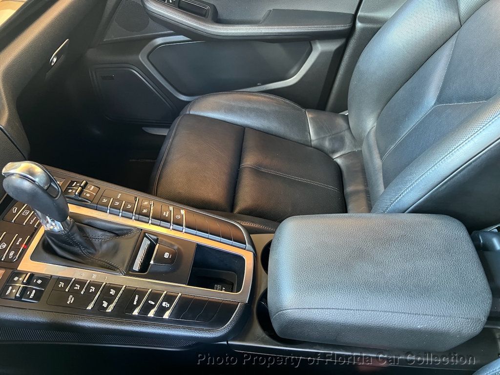 2015 Porsche Macan S photo 57
