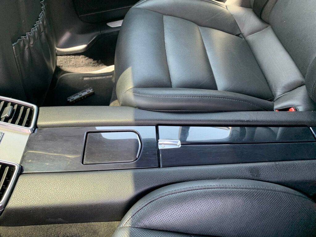 2015 Porsche Panamera 4 photo 20