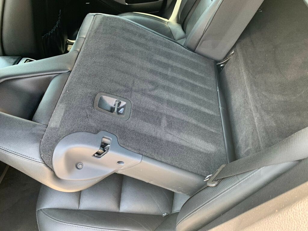 2015 Porsche Panamera 4 photo 23
