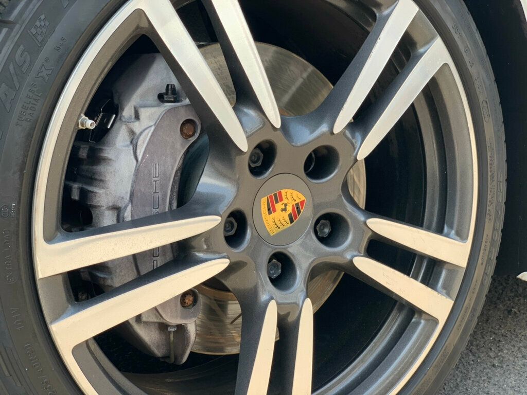 2015 Porsche Panamera 4 photo 43