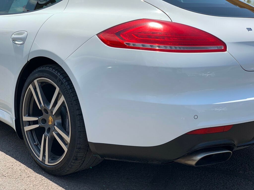 2015 Porsche Panamera 4 photo 45