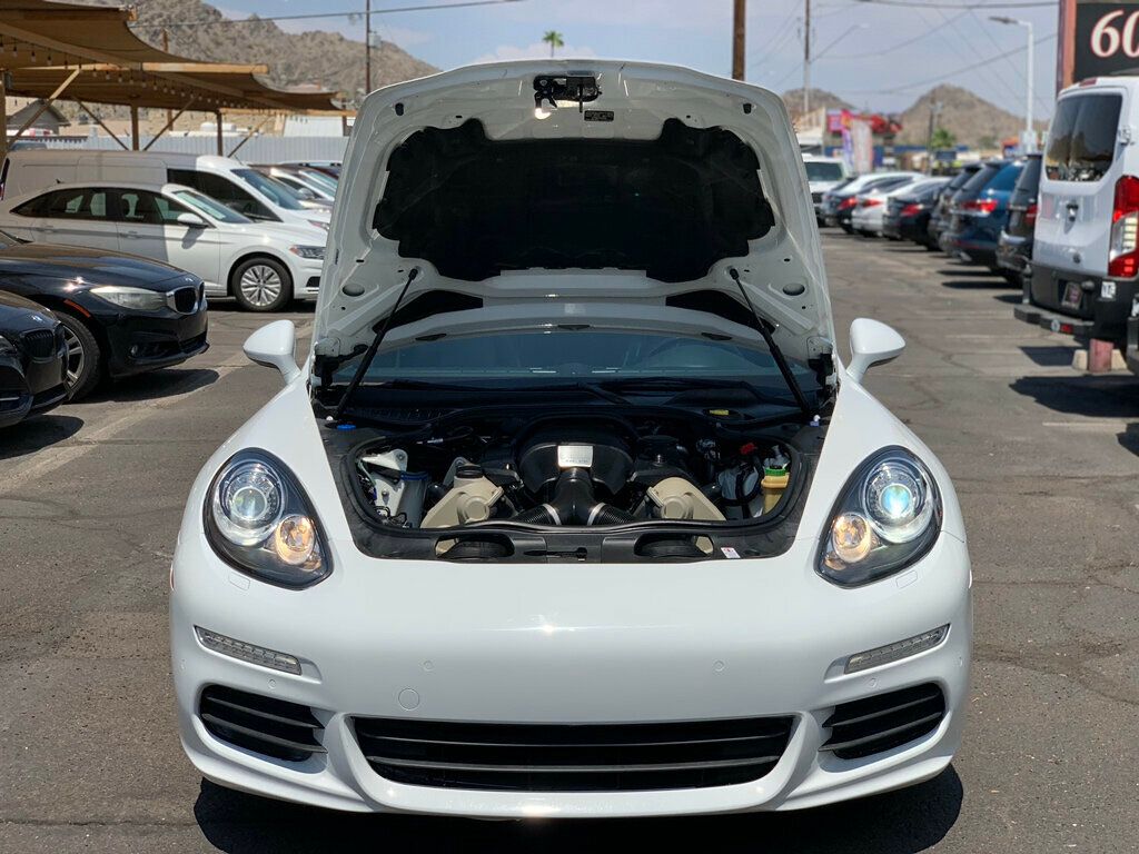 2015 Porsche Panamera 4 photo 52