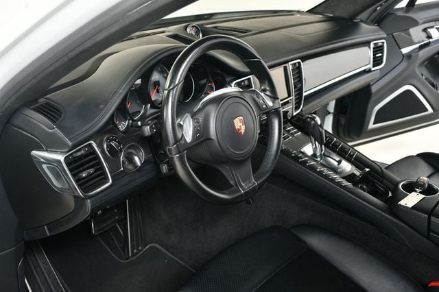2015 Porsche Panamera 4dr Hatchback GTS - 22945337 - 26