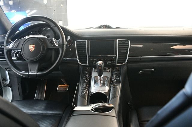 2015 Porsche Panamera 4dr Hatchback GTS - 22945337 - 4