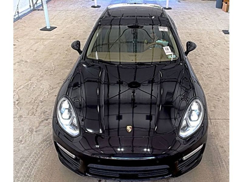 2015 Porsche Panamera Turbo photo 2