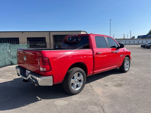2015 Ram 1500 2WD Crew Cab 140.5" Big Horn - 23028379 - 3