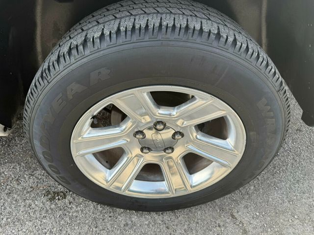 2015 Ram 1500 2WD Crew Cab 149" SLT - 22983306 - 9