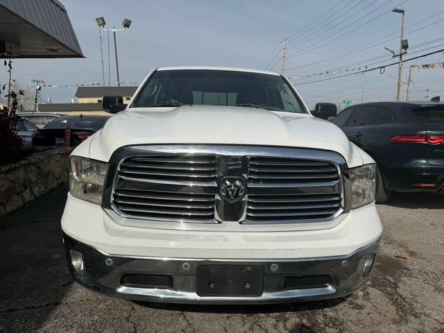 2015 Ram 1500 2WD Crew Cab 149" SLT - 22983306 - 4