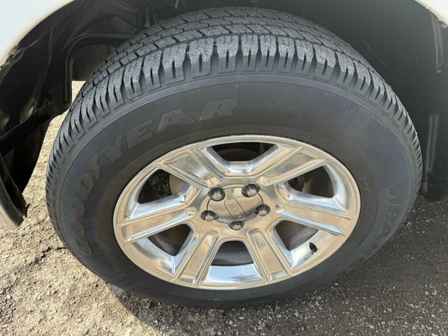 2015 Ram 1500 2WD Crew Cab 149" SLT - 22983306 - 7