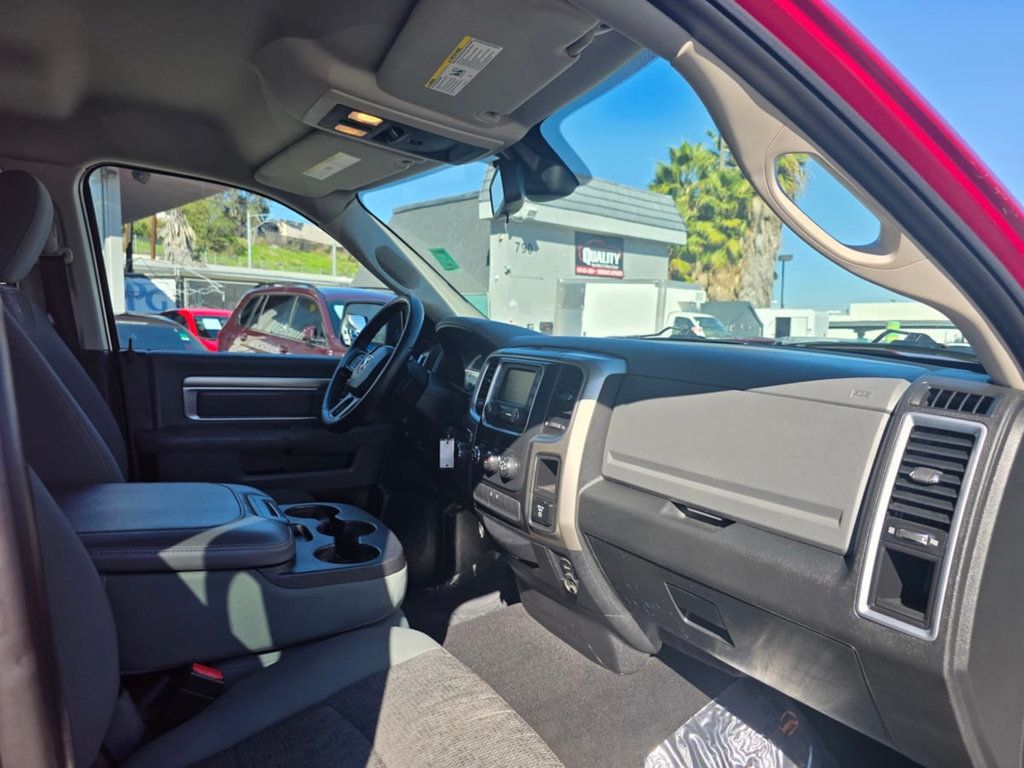 2015 Ram 1500 2WD Quad Cab 140.5" Big Horn - 22966175 - 24