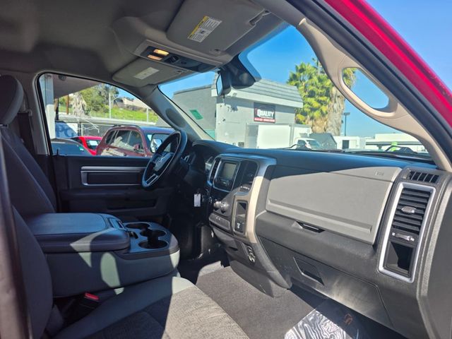 2015 Ram 1500 2WD Quad Cab 140.5" Big Horn - 22966175 - 24