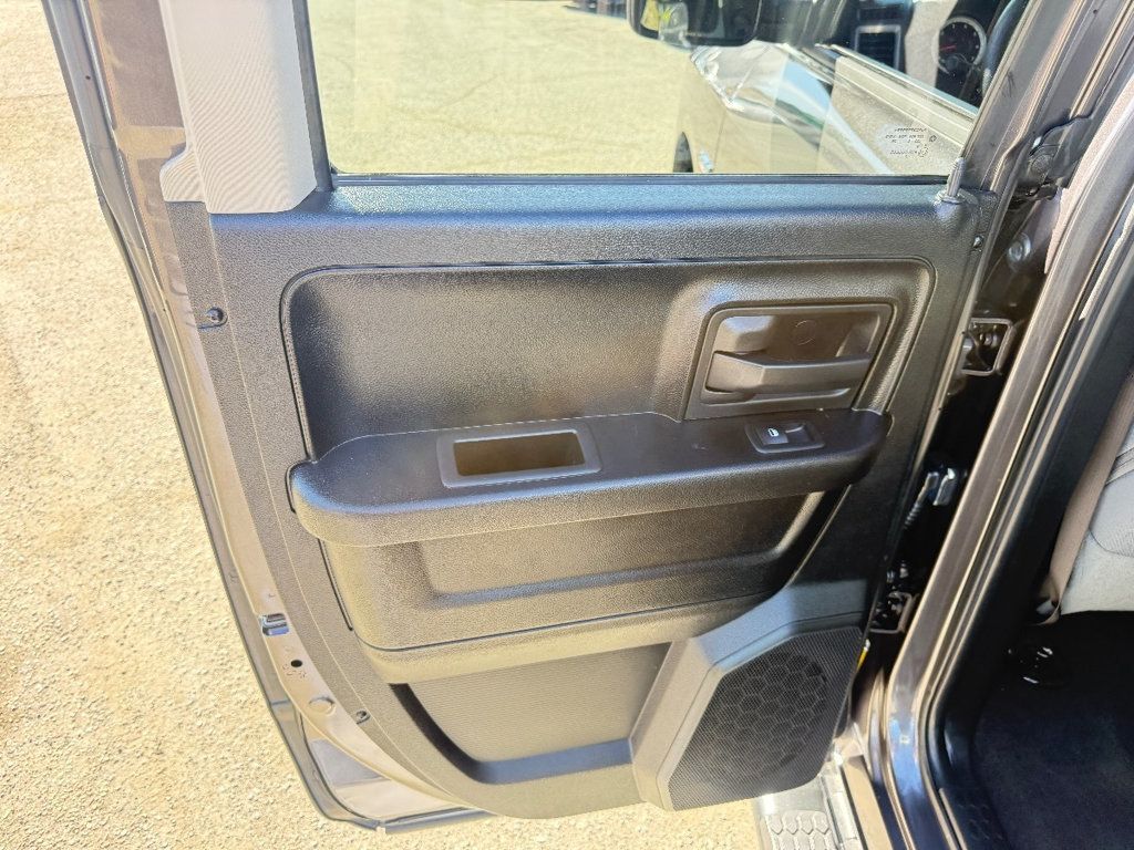 2015 Ram 1500 2WD Quad Cab 140.5" Express - 22983329 - 13