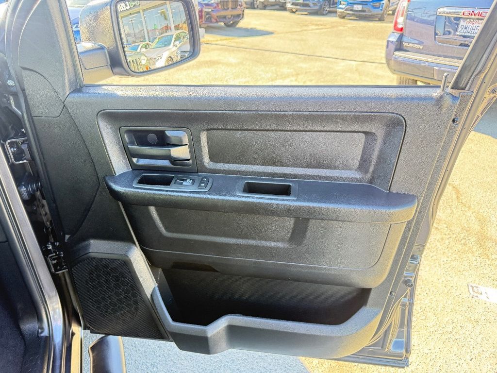 2015 Ram 1500 2WD Quad Cab 140.5" Express - 22983329 - 15