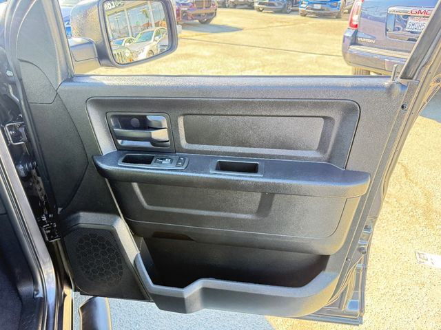 2015 Ram 1500 2WD Quad Cab 140.5" Express - 22983329 - 15