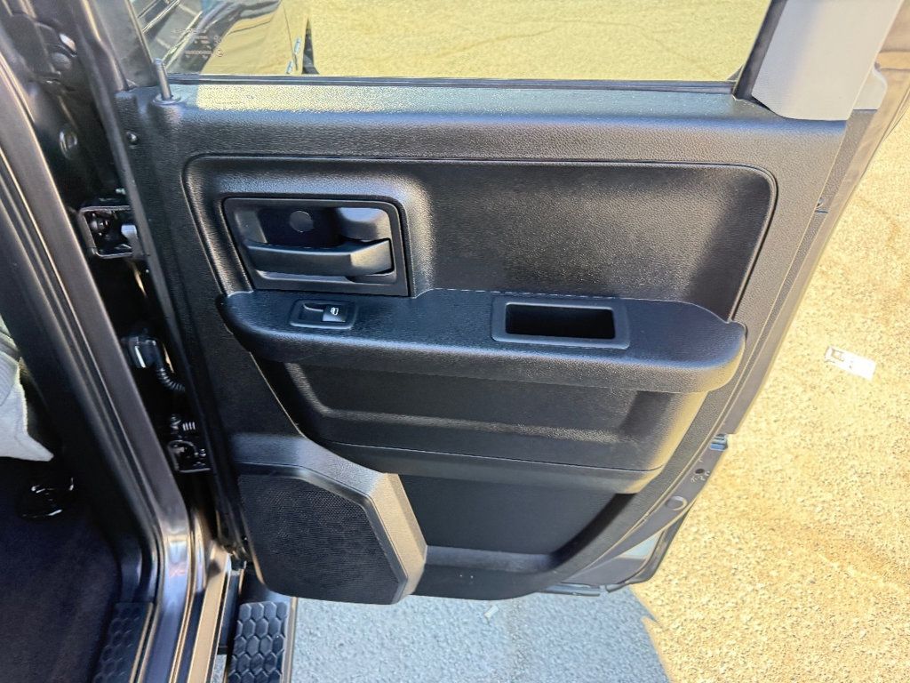 2015 Ram 1500 2WD Quad Cab 140.5" Express - 22983329 - 18