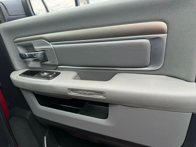 2015 Ram 1500 4WD Crew Cab 140.5" Big Horn - 23040701 - 14