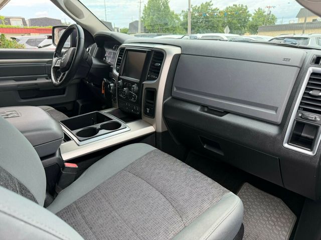 2015 Ram 1500 4WD Crew Cab 140.5" Big Horn - 23040701 - 16