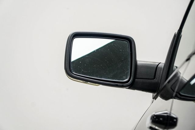 2015 Ram 1500 4WD Crew Cab 140.5" Big Horn - 22985579 - 13