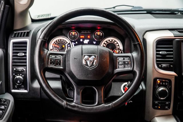 2015 Ram 1500 4WD Crew Cab 140.5" Big Horn - 22985579 - 14
