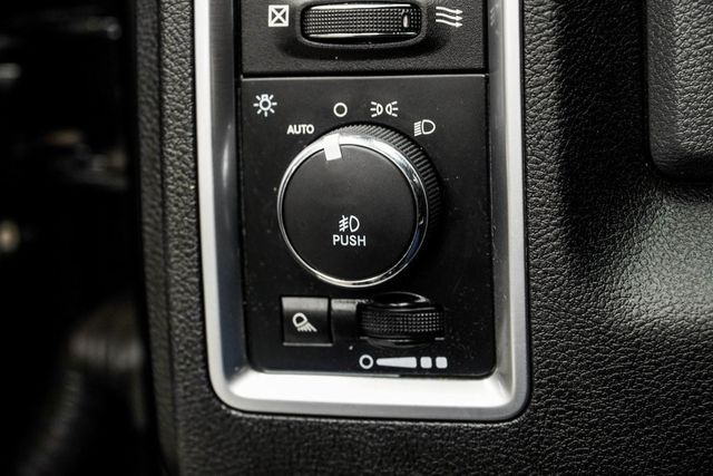 2015 Ram 1500 4WD Crew Cab 140.5" Big Horn - 22985579 - 28