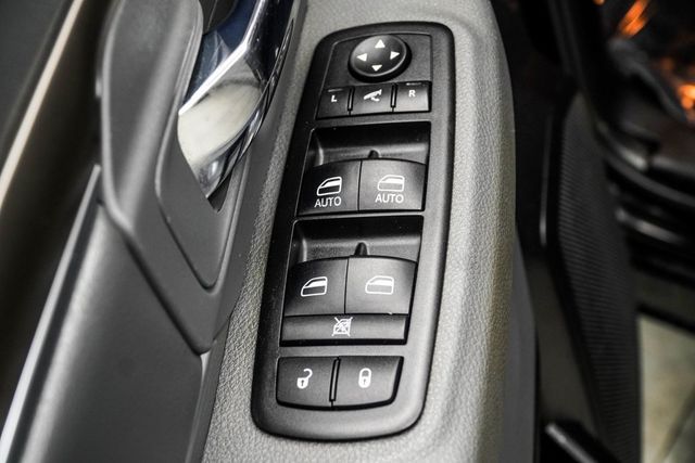 2015 Ram 1500 4WD Crew Cab 140.5" Big Horn - 22985579 - 31