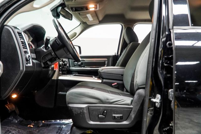 2015 Ram 1500 4WD Crew Cab 140.5" Big Horn - 22985579 - 33