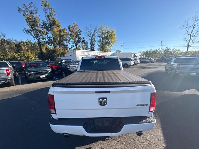 2015 Ram 1500 4WD Crew Cab 140.5" Express - 23097555 - 12