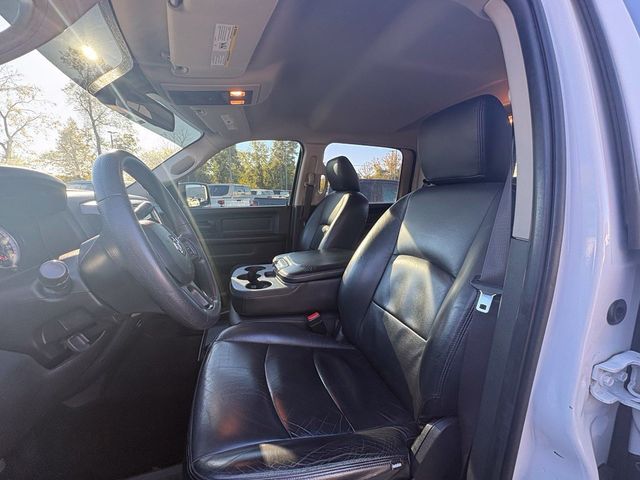 2015 Ram 1500 4WD Crew Cab 140.5" Express - 23097555 - 17