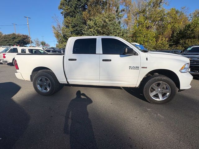 2015 Ram 1500 4WD Crew Cab 140.5" Express - 23097555 - 1