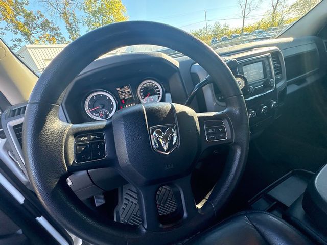 2015 Ram 1500 4WD Crew Cab 140.5" Express - 23097555 - 3