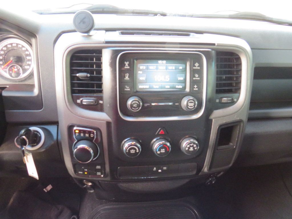 2015 Ram 1500 4WD Crew Cab 140.5" Express - 22699447 - 8