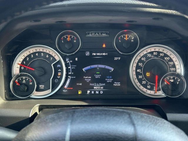 2015 Ram 1500 4WD Crew Cab 140.5" Outdoorsman - 22959336 - 17