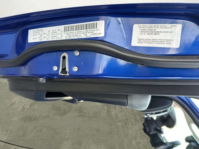 2015 Ram 1500 4WD Crew Cab 140.5" Outdoorsman - 22959336 - 25