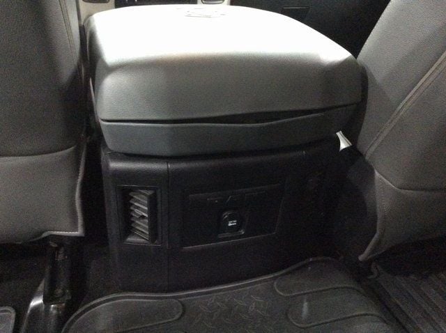 2015 Ram 1500 4WD Crew Cab 140.5" Outdoorsman - 22770544 - 21