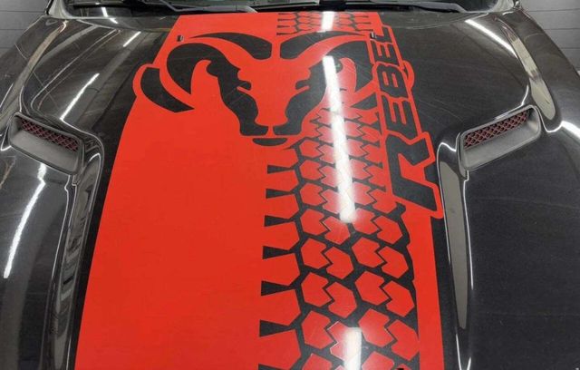 2015 Ram 1500 4WD Crew Cab 140.5" Rebel - 22947857 - 10