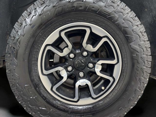 2015 Ram 1500 4WD Crew Cab 140.5" Rebel - 22947857 - 49