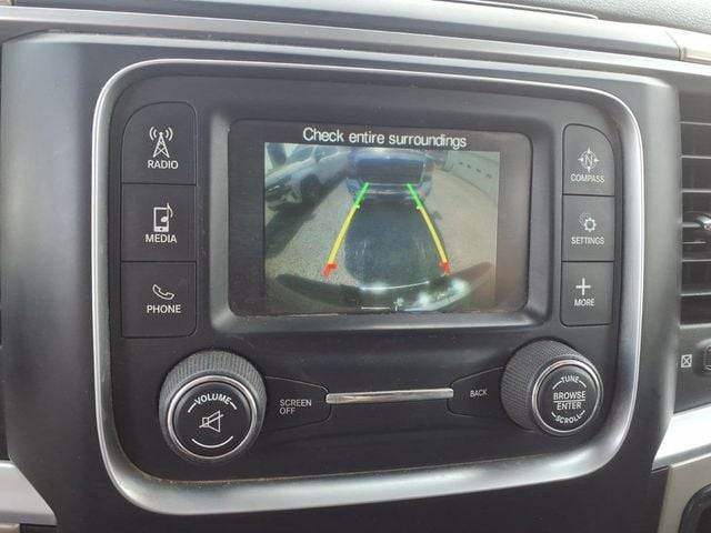 2015 Ram 1500 4WD Crew Cab 140.5" SLT - 23078273 - 9
